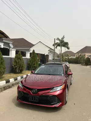 Toyota Camry XLE FWD (2.5L 4cyl 8AM) 2018 Red
