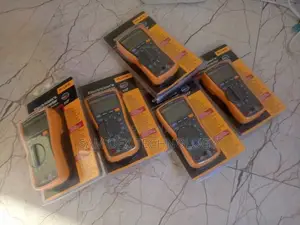 Fluke 117 True-RMS Electrician Multimeter