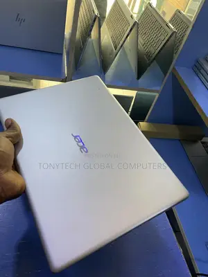 Laptop Acer Swift 1 4GB Intel Pentium SSD 160GB