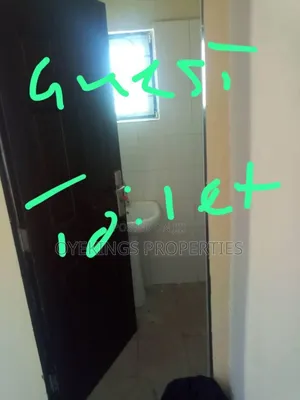 3bdrm Block of Flats in Adeoje, Akala Express for sale