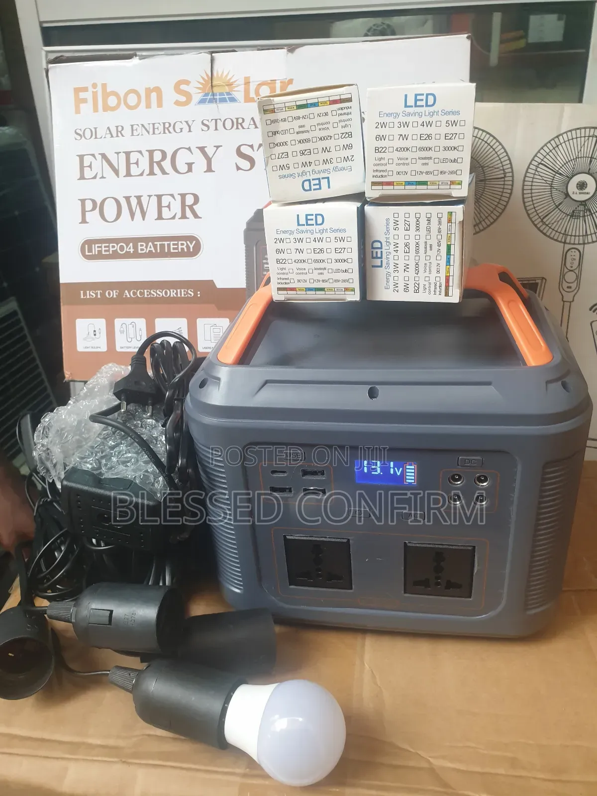 Powerful 550w All in One Solar Generator With 4dc Bulbs