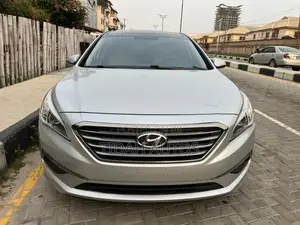 Hyundai Sonata Limited 4dr Sedan (2.4L 4cyl 6A) 2015 Silver