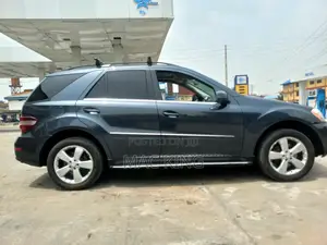 Mercedes-Benz M Class 2011 Gray