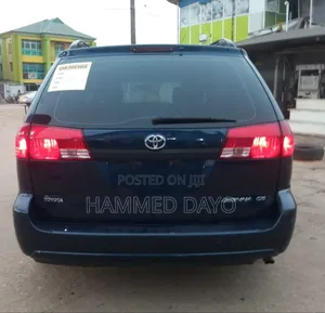 Toyota Sienna XLE 2005 Blue