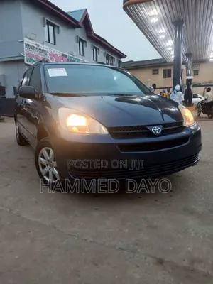Toyota Sienna XLE 2005 Blue
