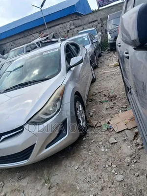 Hyundai Elantra SE 4dr Sedan (1.8L 4cyl 6A) 2015 Silver
