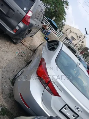 Hyundai Elantra SE 4dr Sedan (1.8L 4cyl 6A) 2015 Silver