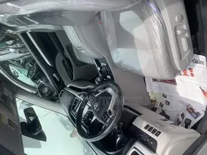 Toyota Highlander XLE 4x4 V6 (3.5L 6cyl 8A) 2017 Silver
