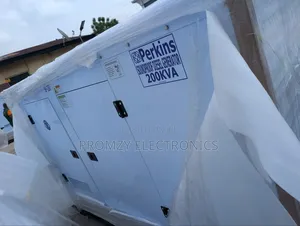 Perkins Diesel Soundproof Generator 2years Wty(200kva)