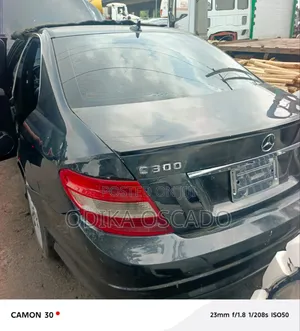 Mercedes-Benz C300 Luxury 4Matic Sedan AWD (3.0L 6cyl 7A) 2010 Black