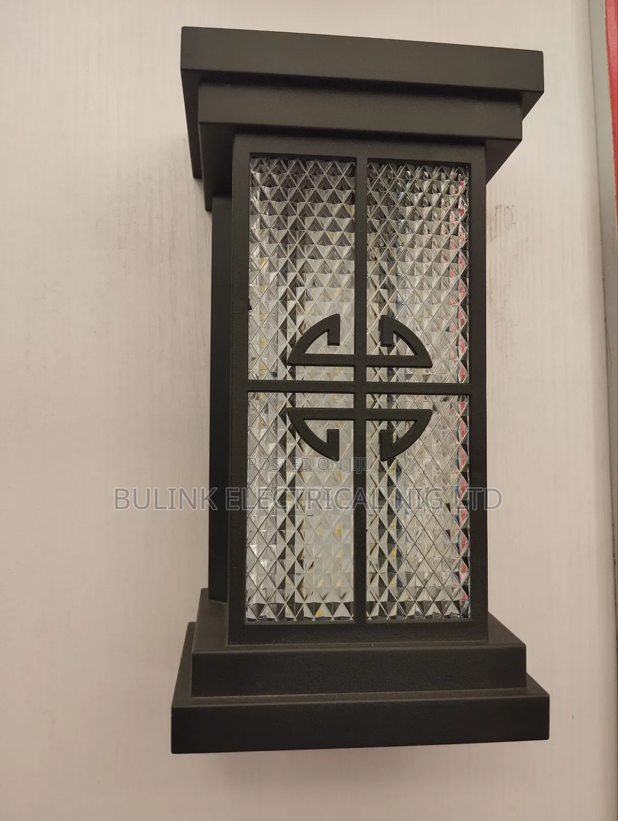 Surrounding Wall Light