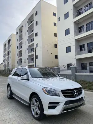 Mercedes-Benz M Class ML550 4MATIC 4dr SUV AWD (4.7L 8cyl Turbo 7A)