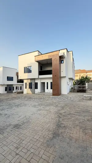 4bdrm Duplex in Guzape District for sale