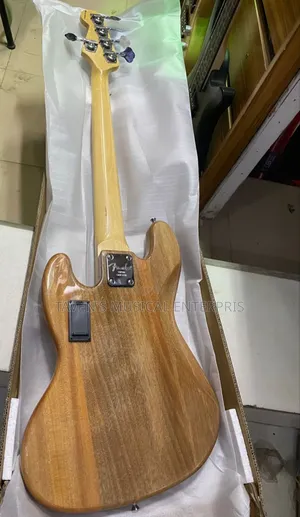 Fender Squier Active Jazz Bass