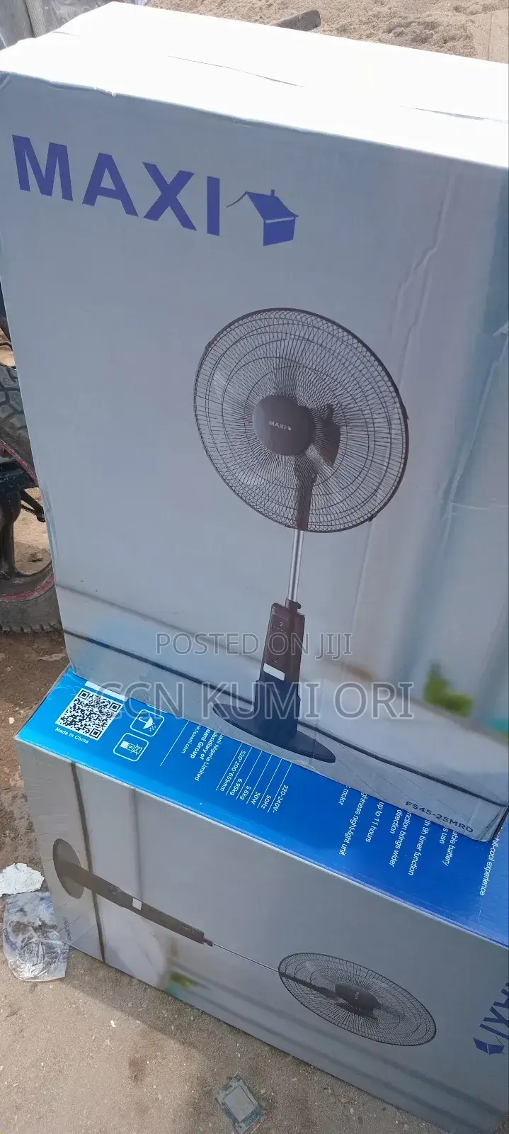 Maxi Rechargeable Fan .