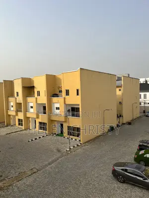 4bdrm Duplex in Grand Court Estate, Lekki Phase 2 for sale