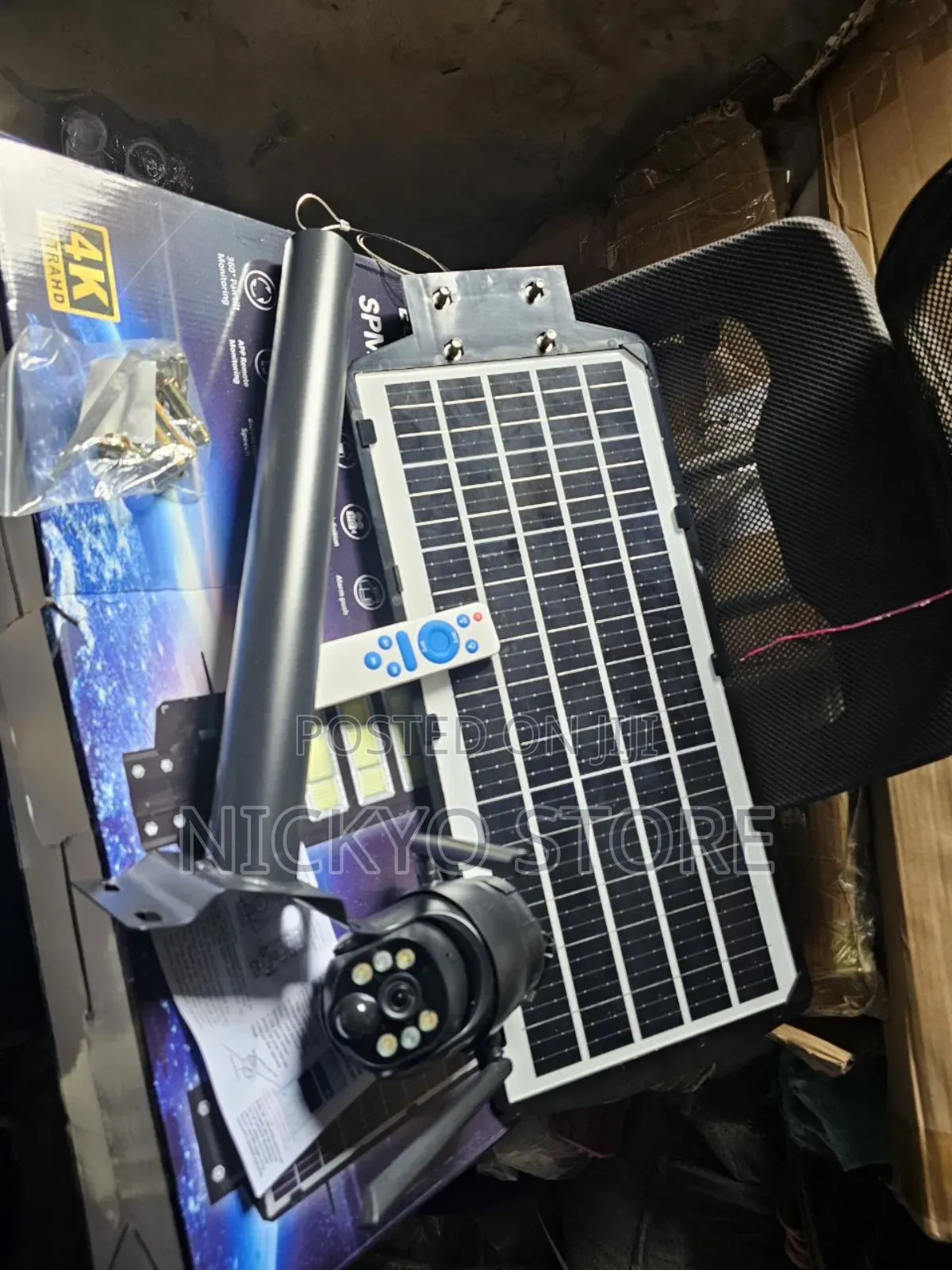 Ai Solar Camera + Security Light (2-in-1) 