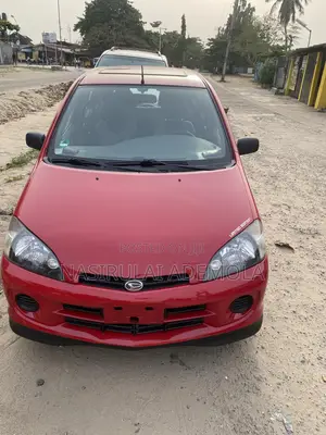 Daihatsu YRV 2005 Red