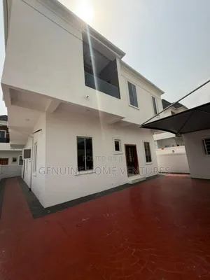 5bdrm Duplex in Chevron for sale