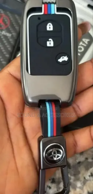Toyota 3 Buttons Metallic + Silicone Car Keycover/Keyholder