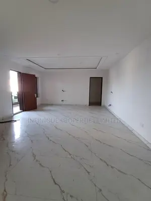 3bdrm Apartment in Lekki Phase 1 for rent