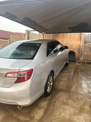 Toyota Camry LE 4dr Sedan (2.5L 4cyl 6A) 2014 Silver