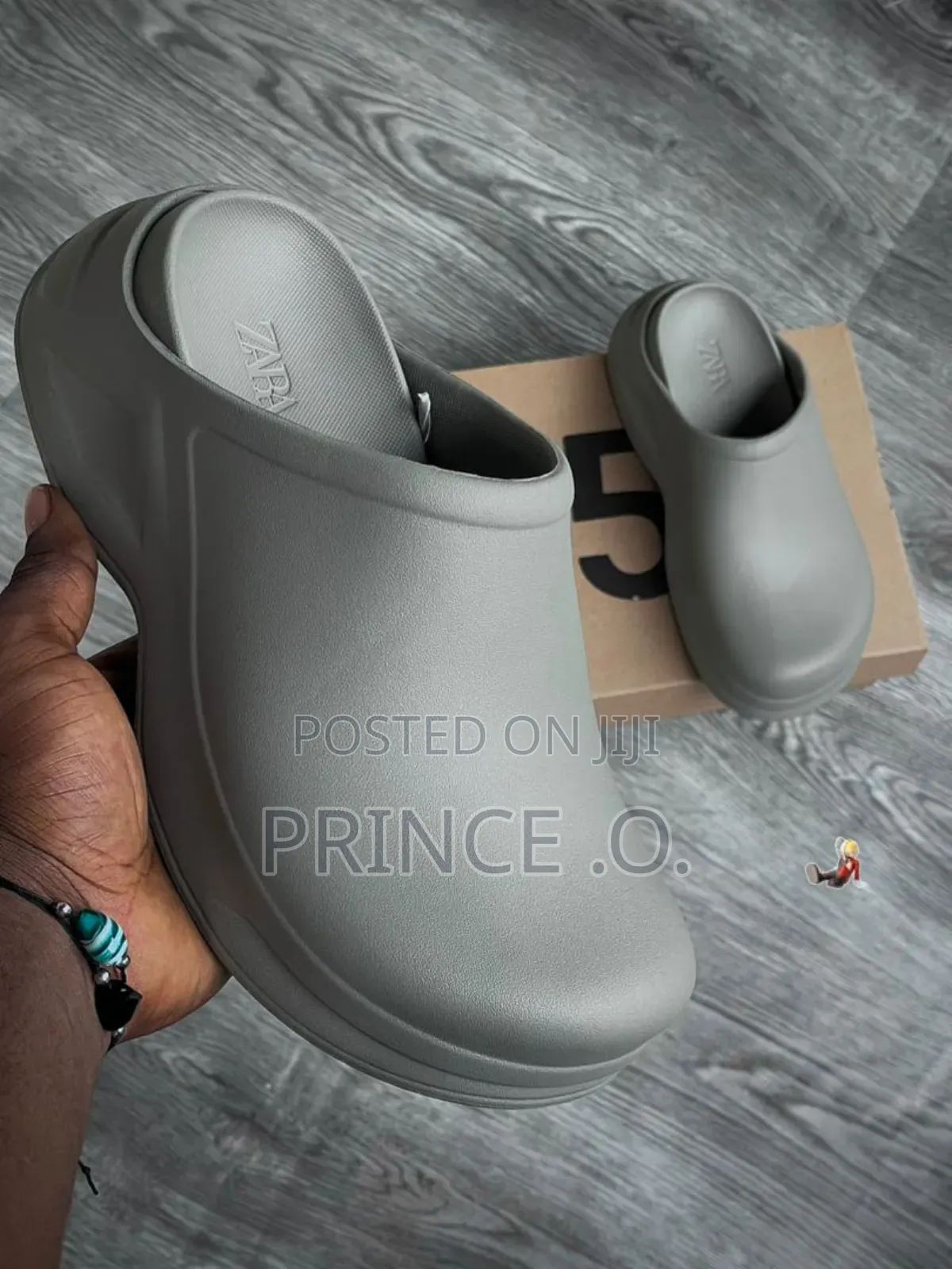 Zara Crocs