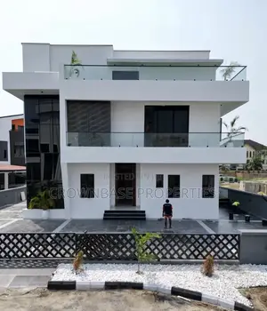 5bdrm Duplex in Sangotedo for sale