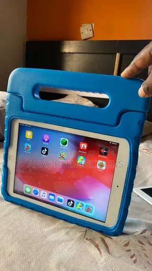 Apple iPad 10.2 (2020) Wi-Fi 32 GB Black