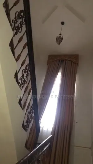 5bdrm Duplex in Apu Road Rukpokwu for rent