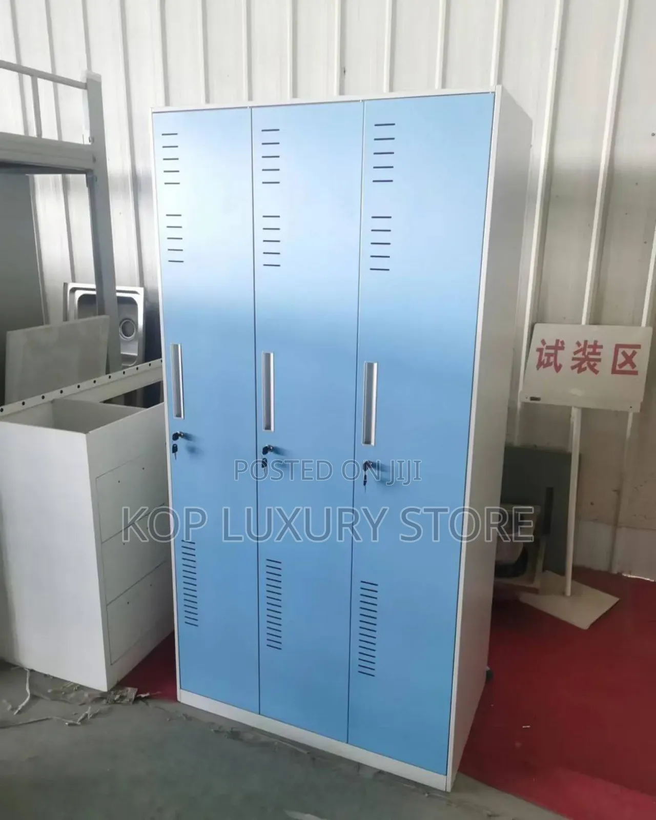 A Quality 3 Door Cabinet Bookshelf