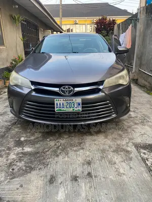 Toyota Camry SE 4dr Sedan (2.5L 4cyl 6A) 2015 Gray