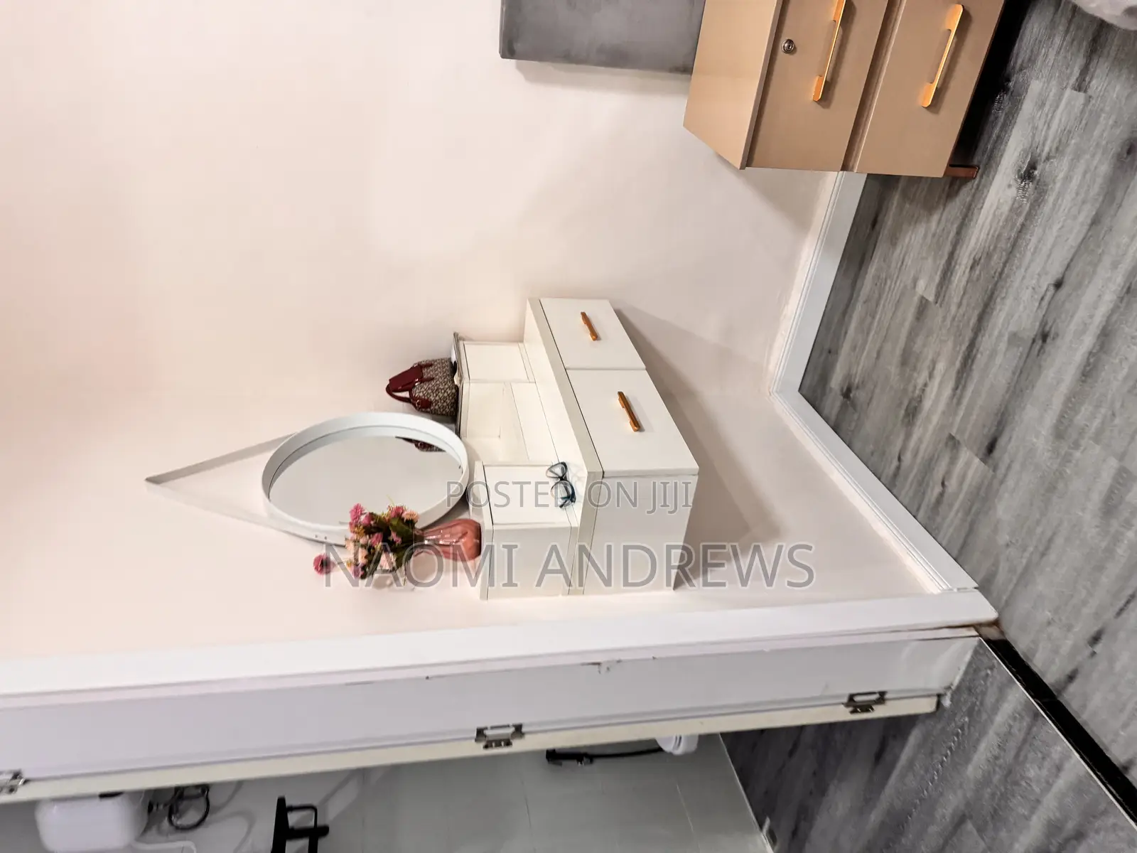 Beautiful One Bedroom Flat With a Pool Fully Serviced