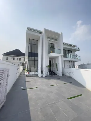 4bdrm Duplex in Chevron for sale