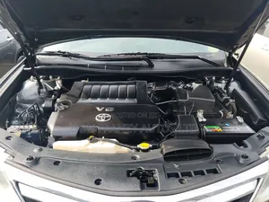 Toyota Camry XLE V6 4dr Sedan (3.5L 6cyl 6A) 2013 Gray