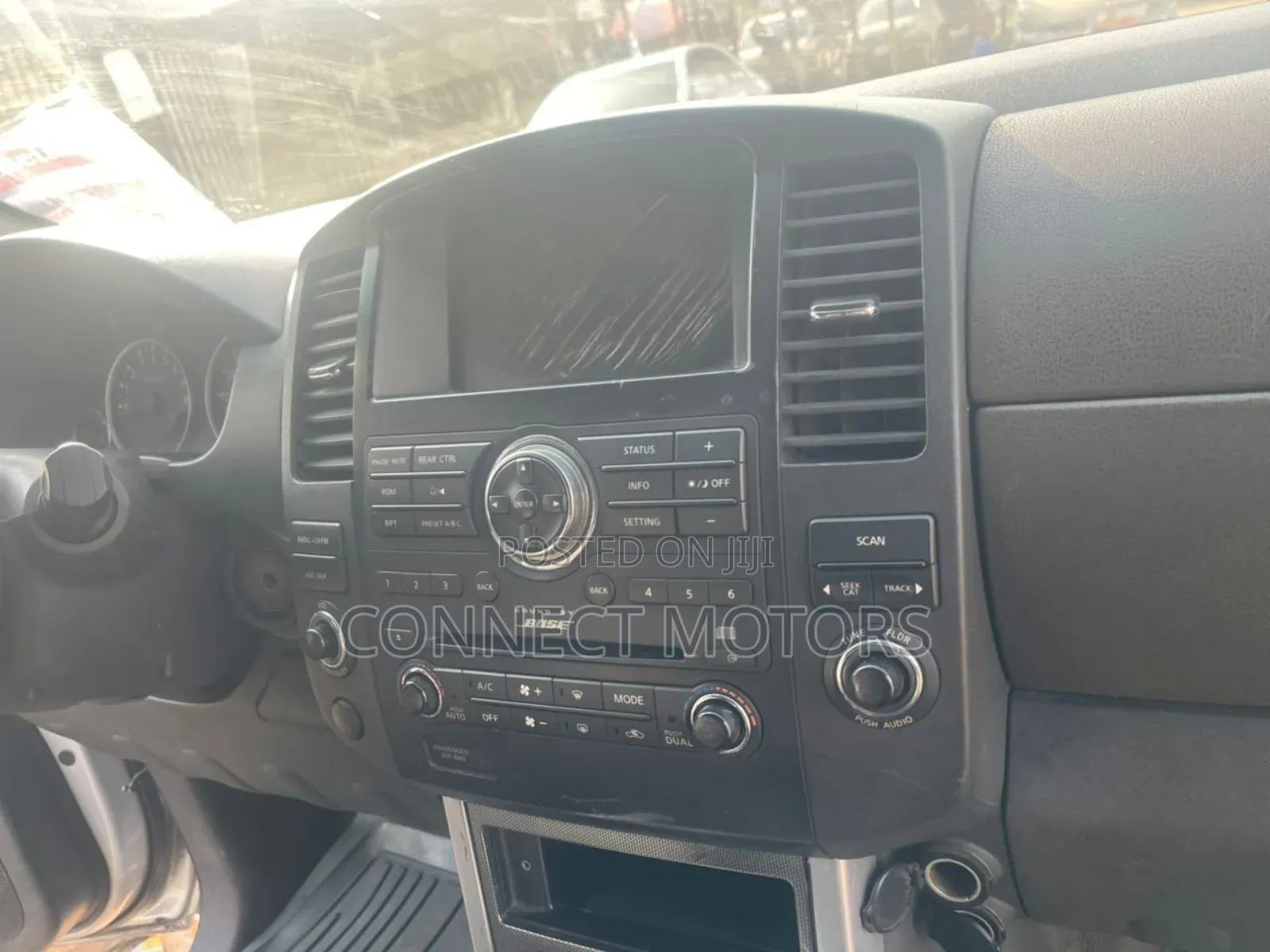 Nissan Pathfinder 2006 Silver
