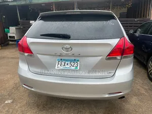 Toyota Venza AWD 2010 Silver