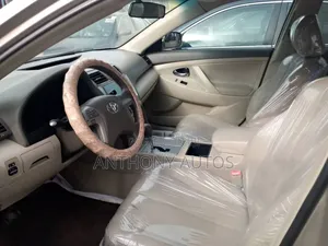 Toyota Camry LE 4dr Sedan (2.4L 4cyl 5A) 2009 Gold