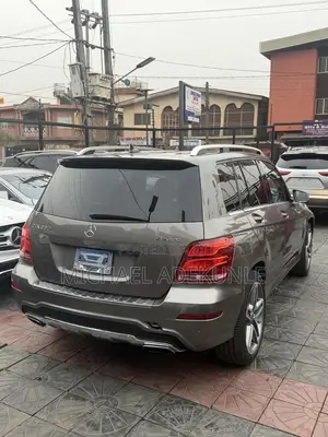 Mercedes-Benz GLK-Class 2014 Brown