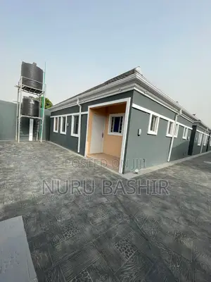 8bdrm Block of Flats in Elebu Estate, Akala Express for sale