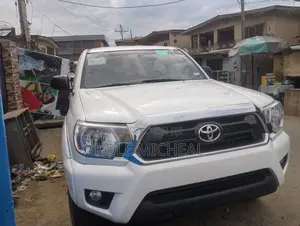 Toyota Tacoma 2015 White
