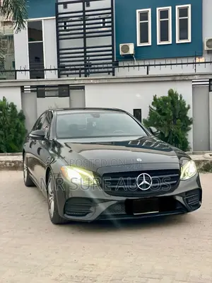 Mercedes-Benz E300 Base RWD Sedan (2.0L 4cyl 9A) 2017 Black