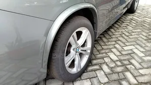 BMW X5 xDrive50i AWD (4.4L 8cyl 8A) 2017 Gray