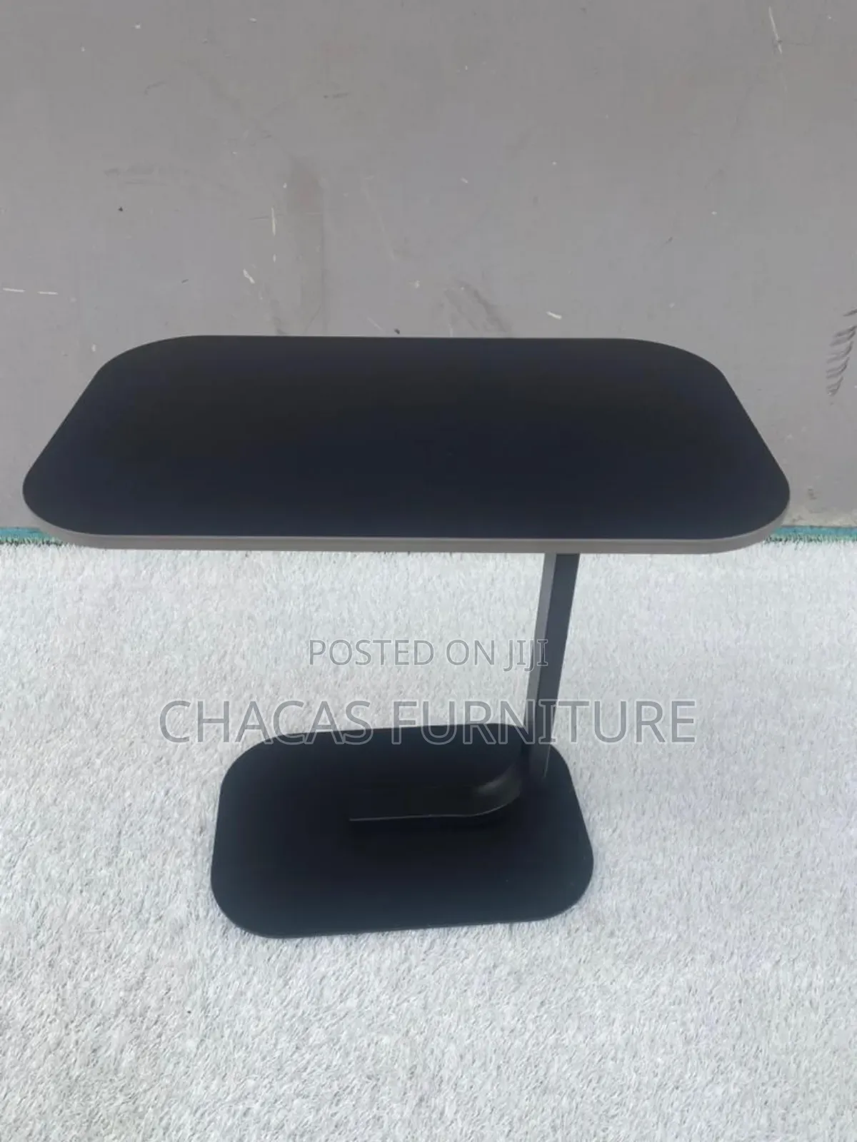 Modern C-shaped Side Stool – Sleek Matte Black