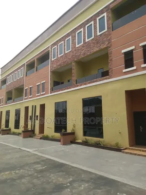 8 Units of 4 Bedrooms Duplex