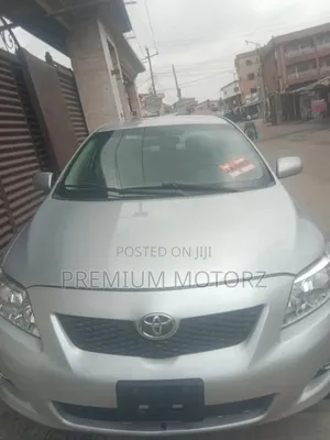 Toyota Corolla LE 4dr Sedan (1.8L 4cyl 4A) 2010 Silver