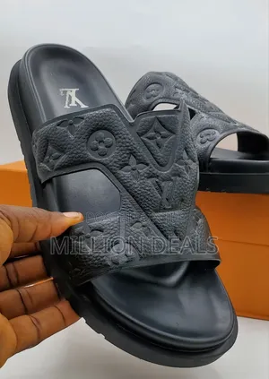 3 Days Old Used Men’S Black Leather Luxe Slippers 42
