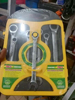 7-Piece Industrial Ratchet Combination Wrench Set.