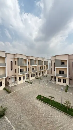 4bdrm House in Dawaki for sale