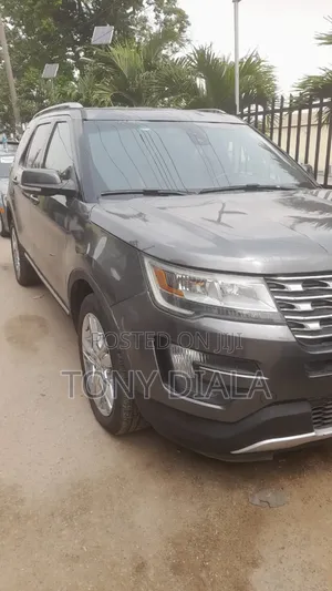 Ford Explorer XLT 4dr SUV AWD (3.5L 6cyl 6A) 2016 Gray